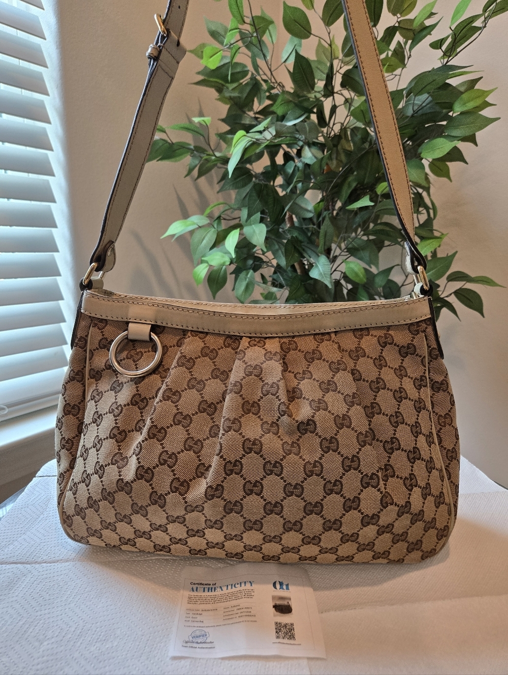Gucci GG Canvas Sukey Shoulder Bag 296834 Beige Leather With Certificate Of AUTH - Picture 4 of 17
